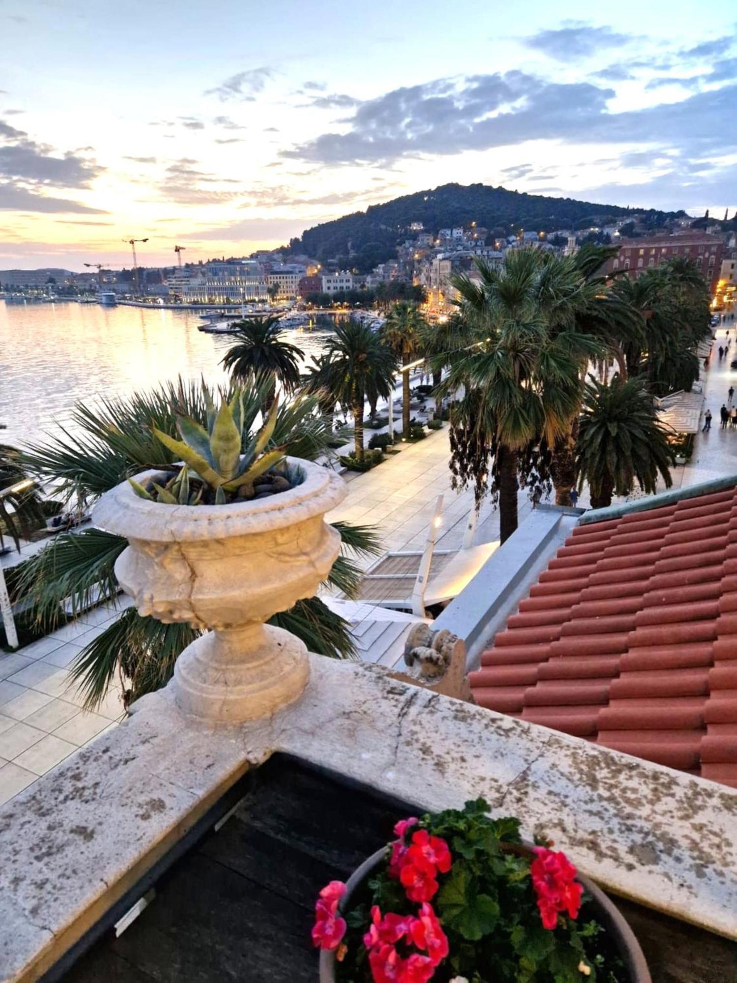 Riva Luxury Suites Сплит Екстериор снимка