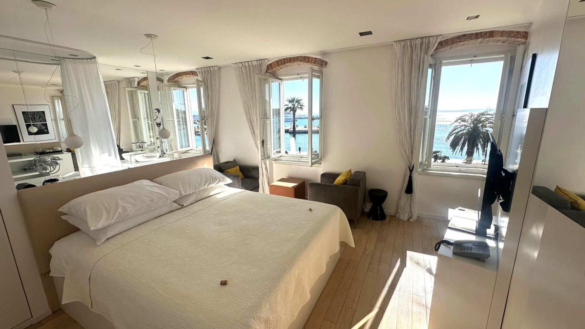 Riva Luxury Suites Сплит Екстериор снимка