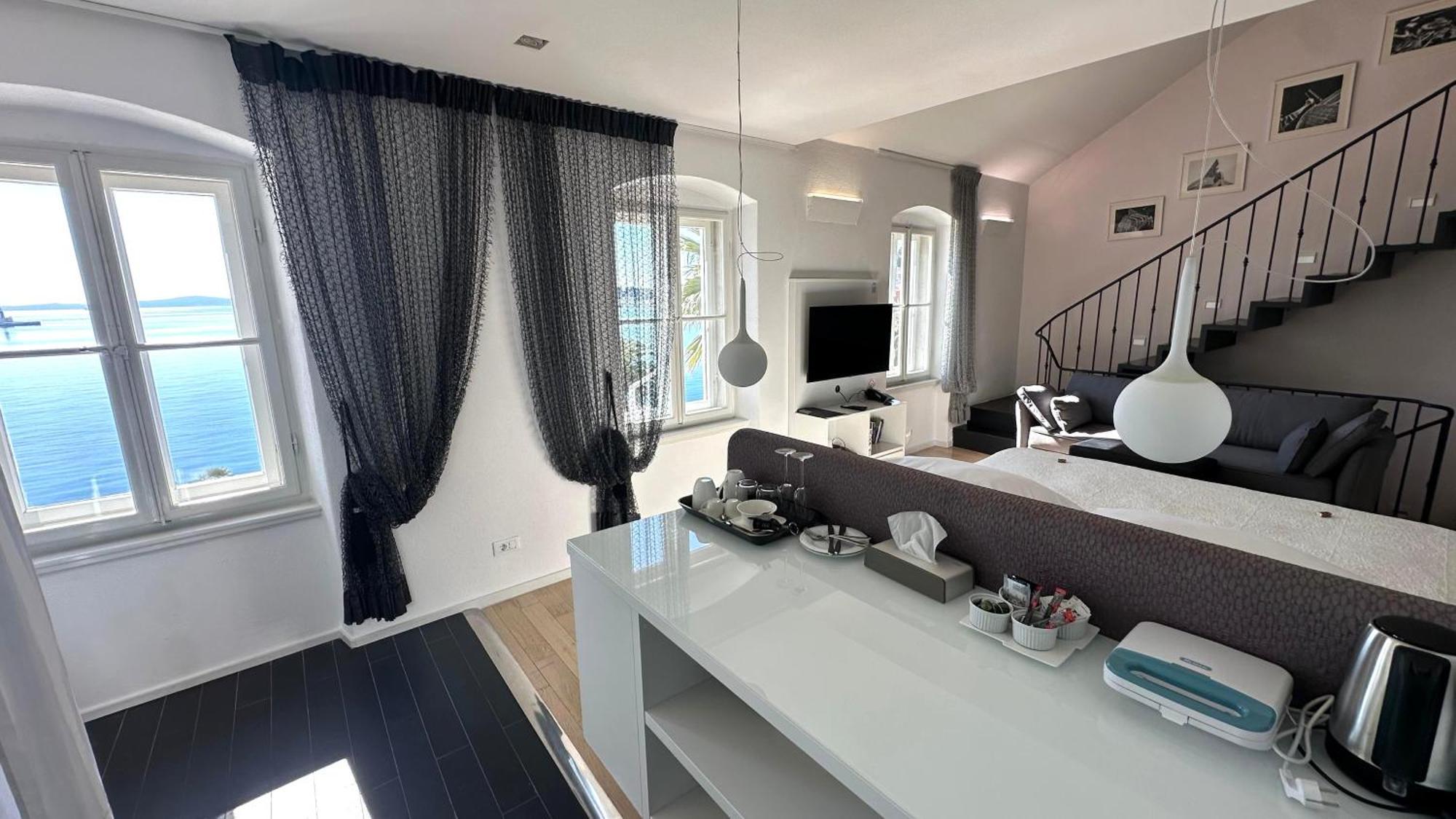 Riva Luxury Suites Сплит Екстериор снимка