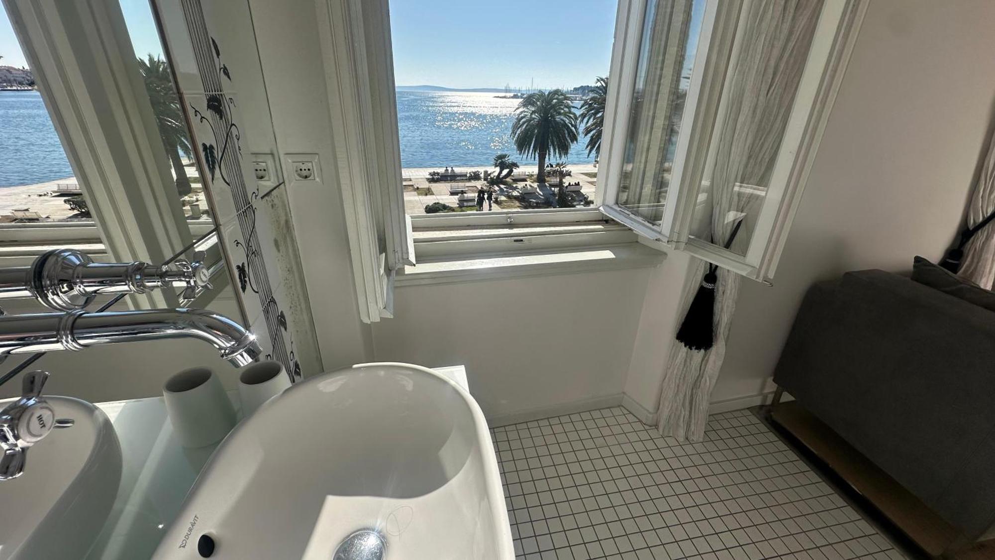 Riva Luxury Suites Сплит Екстериор снимка